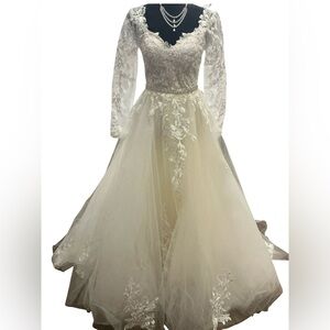 ✨ Miss Veil Ivory Lace A-Line Wedding Gown | Romantic Bridal Dress